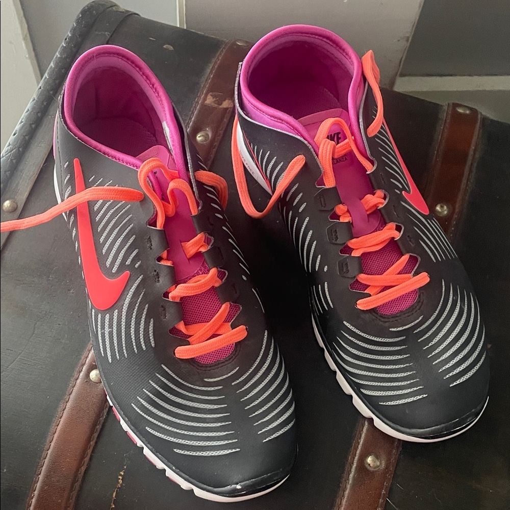 Nike Women's Black and Orange Athletic Shoes